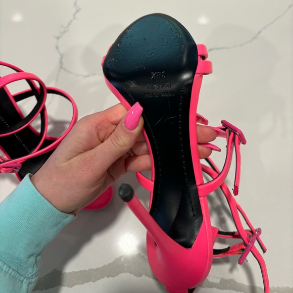 Like new Giuseppe Zanotti heels - Picture 3 of 4